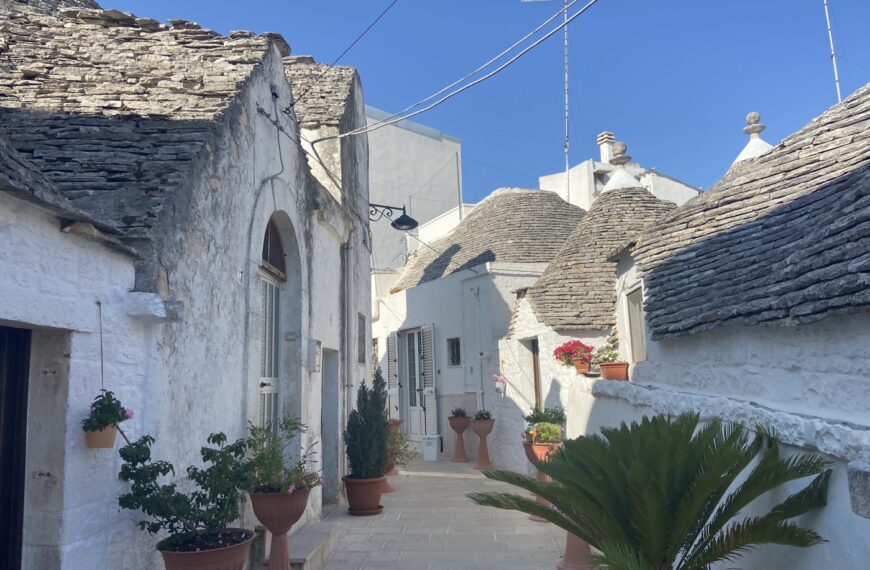 Alberobello e Locorotondo: duas cidades na Puglia que você precisa conhecer