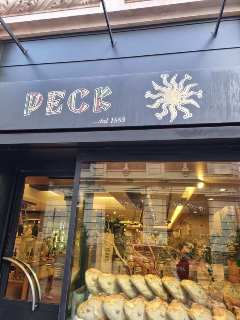 Peck faz parte da lista de cafés históricos de Milão