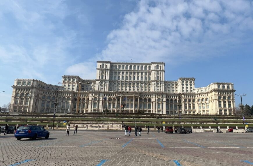 Palácio do Parlamento em Bucareste na Romênia