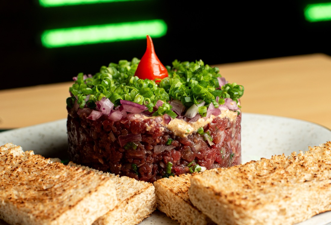 Voyajando Gastronomia: a origem e a receita da Carne de Onça, prato típico da culinária de Curitiba