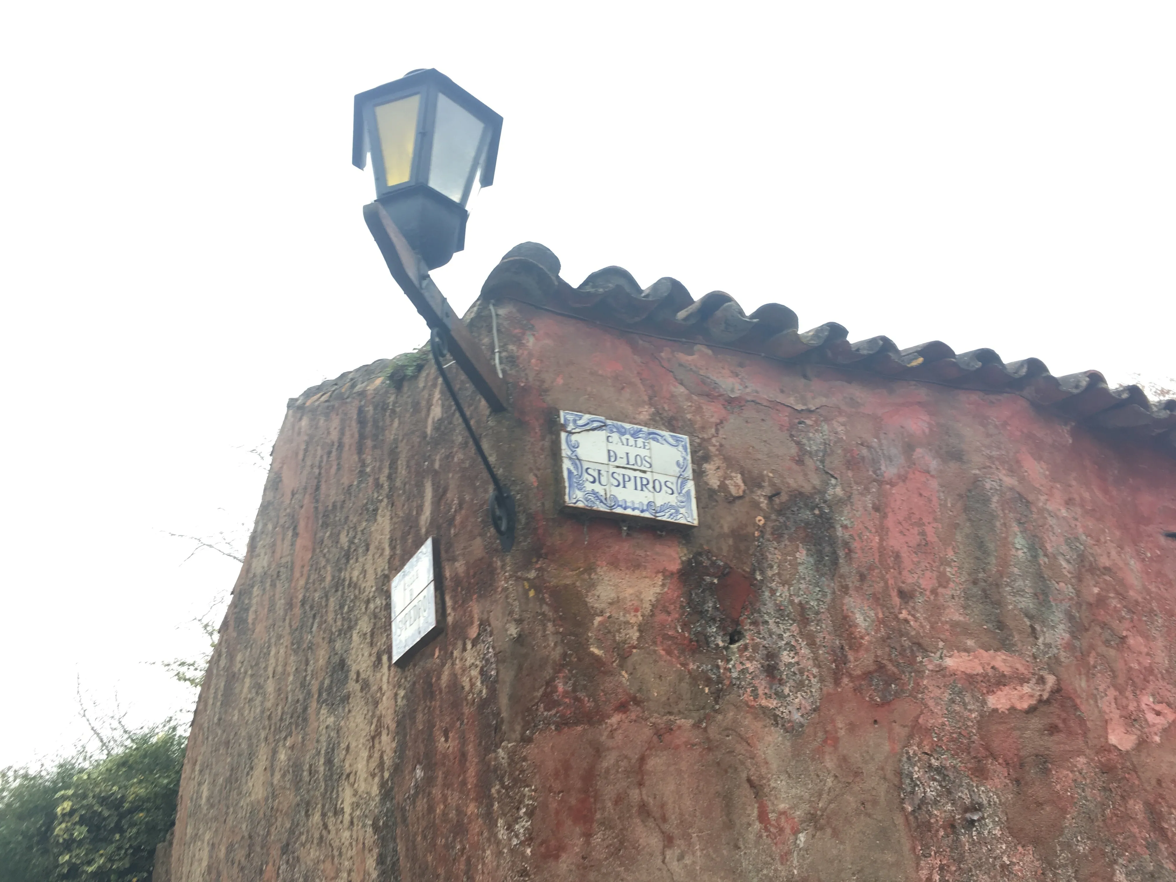 calle de los suspiros.jpg